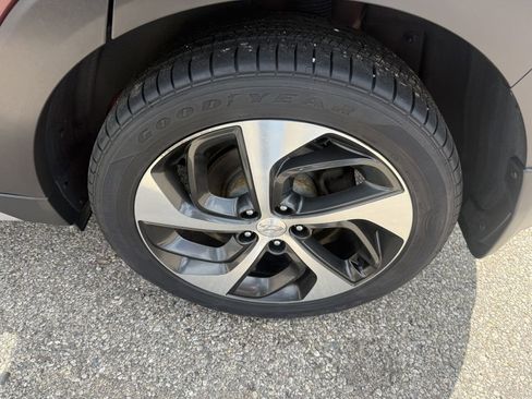 Used 2018 Hyundai Tucson Limited image 18