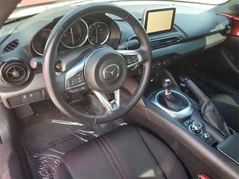 Used 2016 MAZDA MX-5 Miata Club image 11