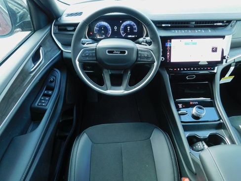 New 2026 Jeep Grand Cherokee Altitude image 15