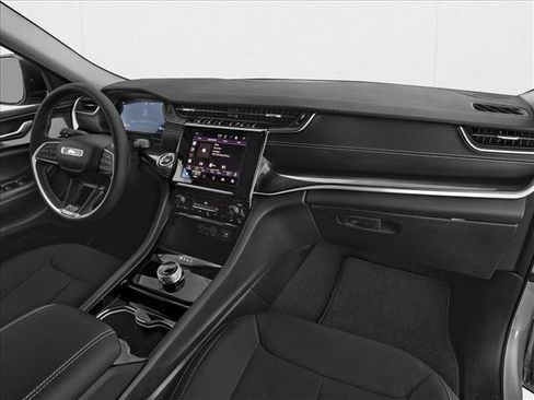 New 2025 Jeep Grand Cherokee L Altitude RWD image 11