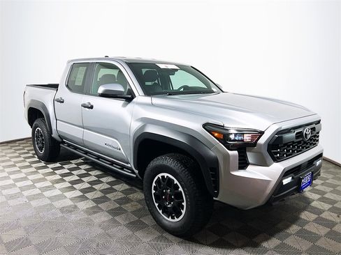 Certified 2025 Toyota Tacoma TRD Off-Road image 1