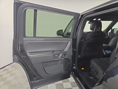 Used 2024 Rivian R1S Adventure AWD/4WD image 17