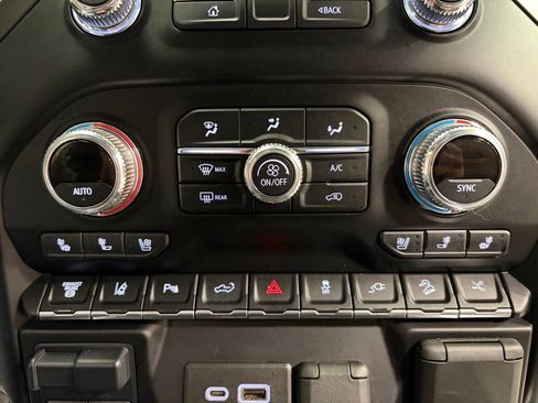 Used 2021 GMC Sierra 2500 AT4 w/ AT4 Premium Plus Package image 21