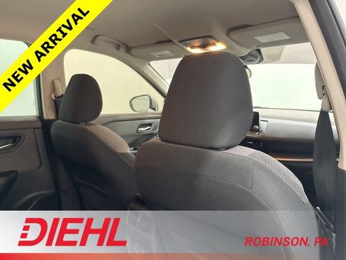 Used 2022 Nissan Rogue SV image 11