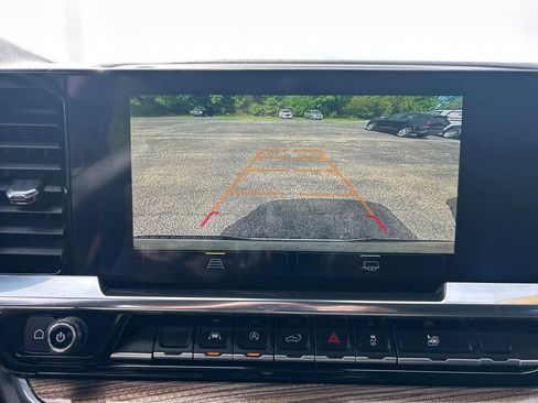 Used 2025 Chevrolet Silverado 1500 LT AWD/4WD image 14