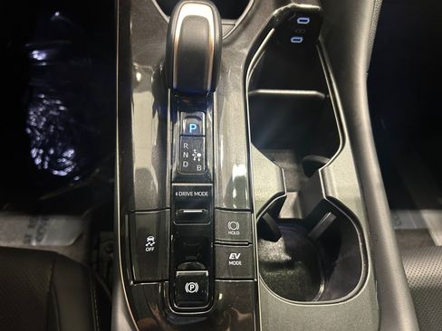 Used 2024 Toyota Crown AWD/4WD image 16