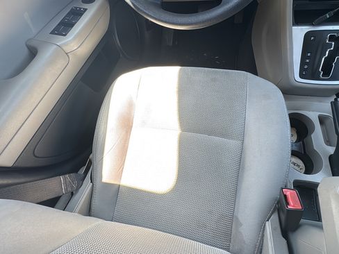 Used 2012 Dodge Caliber SXT FWD image 17