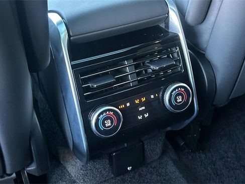 Used 2024 Land Rover Range Rover SE image 16