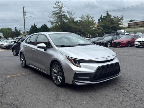 Used 2020 Toyota Corolla XSE FWD image 3