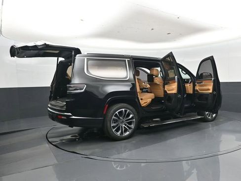 Used 2024 Jeep Grand Wagoneer Series III w/ Rear Seat Video Group 1 AWD/4WD image 48