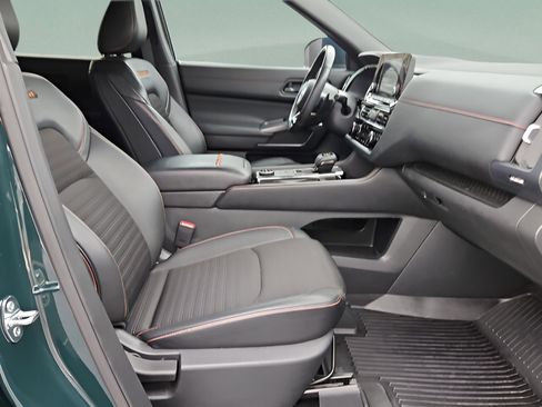 Used 2024 Nissan Pathfinder Rock Creek image 20