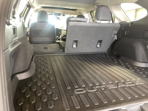 Used 2024 Subaru Outback Limited image 31