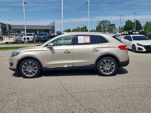 Used 2017 Lincoln MKX Reserve w/ Luxury Package AWD/4WD image 4