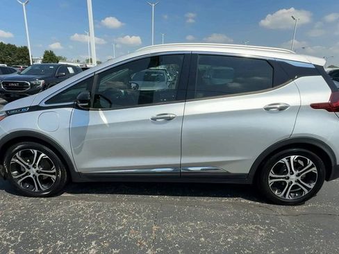 Used 2020 Chevrolet Bolt Premier w/ Infotainment Package FWD image 5