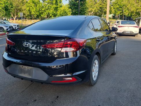 Used 2019 Hyundai Elantra SE FWD image 7