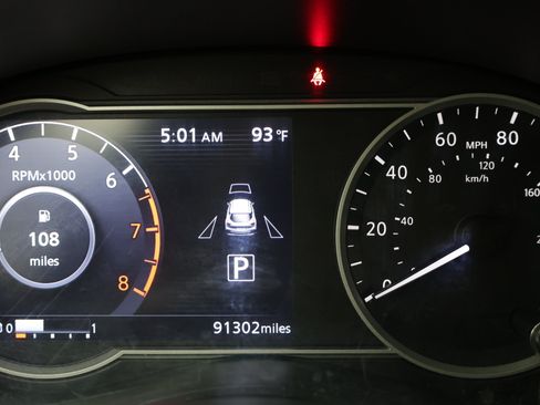 Used 2019 Nissan Kicks SR w/ SR Premium Package FWD image 28
