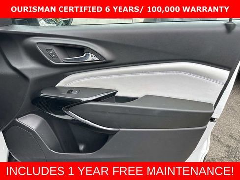 Certified 2025 Chevrolet Trax LT w/ LT Convenience Package FWD image 8