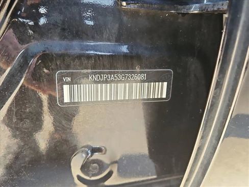 Used 2016 Kia Soul + image 24