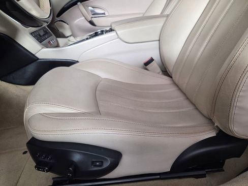Used 2011 Maserati GranTurismo Convertible RWD image 11