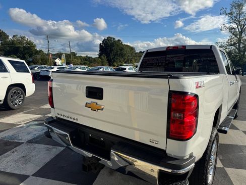 Used 2015 Chevrolet Silverado 2500 LTZ w/ LTZ Plus Package image 4