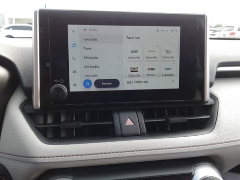 Used 2025 Toyota RAV4 XLE image 18