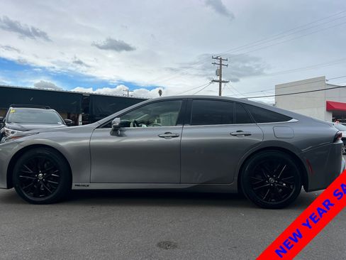 Used 2022 Toyota Mirai XLE image 7