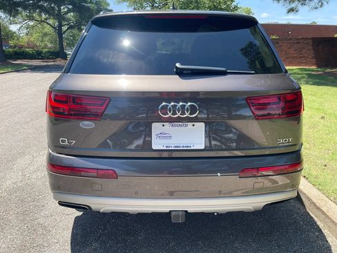 Used 2017 Audi Q7 3.0T Prestige AWD/4WD image 4