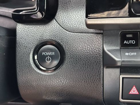 Used 2025 Toyota Camry LE FWD image 28