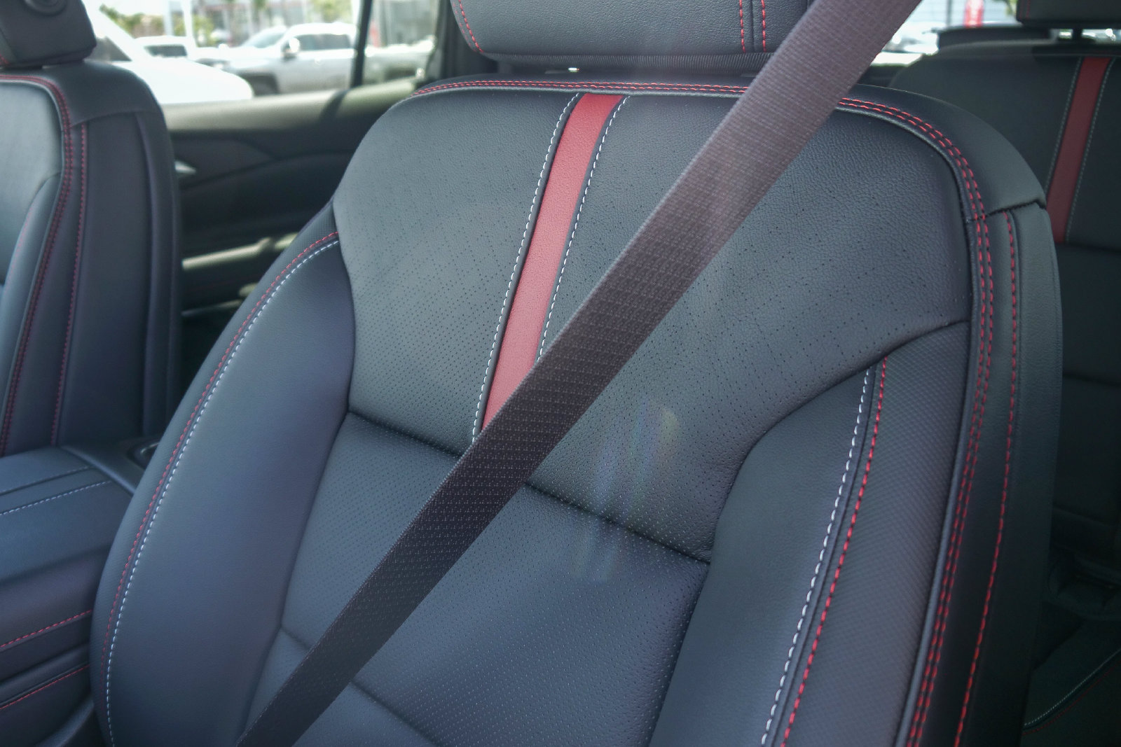 New 2026 Chevrolet Traverse RS w/ LPO, Floor Liner Package FWD image 21