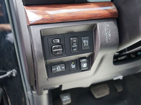 Used 2016 Toyota Tundra Limited w/ Limited Premium Package AWD/4WD image 28