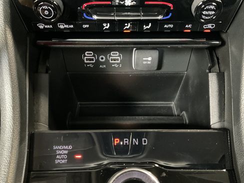 Used 2024 Jeep Grand Cherokee Limited AWD/4WD image 20