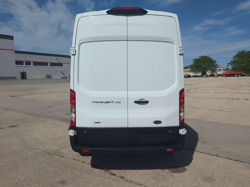 Used 2025 Ford Transit 250 148 High Roof AWD image 8