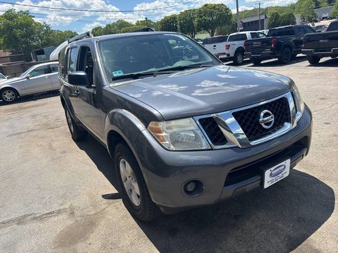Used 2011 Nissan Pathfinder S AWD/4WD image 6