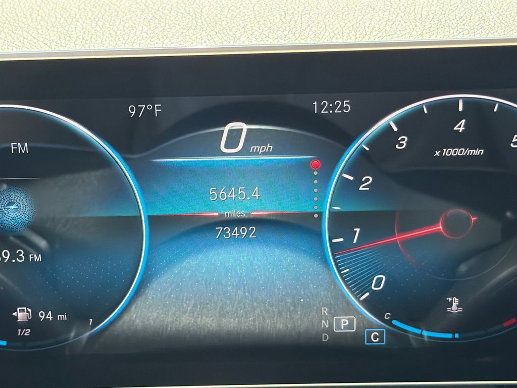 Used 2021 Mercedes-Benz GLB 250 w/ Premium Package image 28