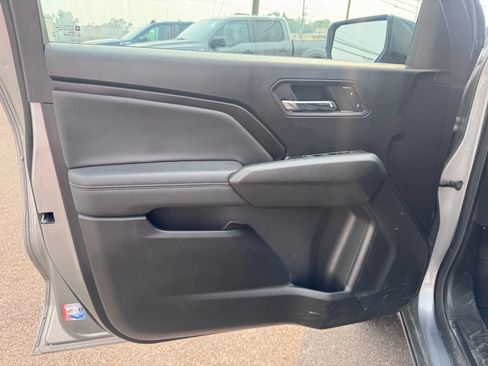 Used 2024 Chevrolet Colorado LT w/ Advanced Trailering Package AWD/4WD image 9