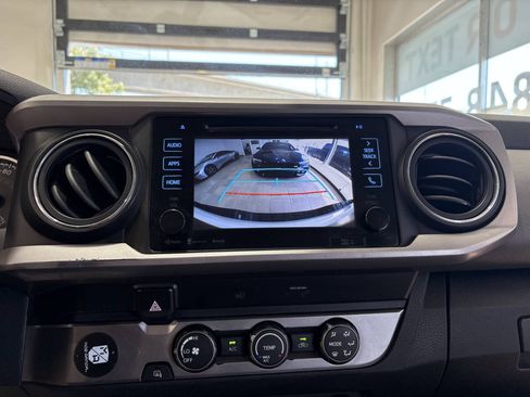 Used 2019 Toyota Tacoma SR5 RWD image 17