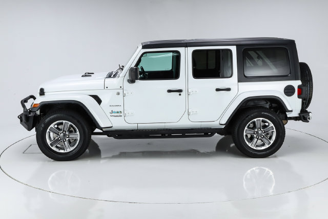 Used 2020 Jeep Wrangler Unlimited Sahara AWD/4WD image 2