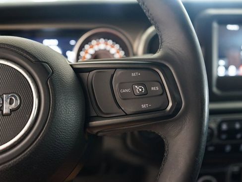 Used 2018 Jeep Wrangler Unlimited Sport S image 31