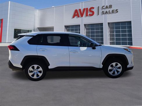 Used 2024 Toyota RAV4 LE image 7