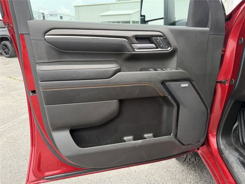 Used 2024 GMC Sierra 2500 AT4 w/ AT4 Premium Plus Package AWD/4WD image 11