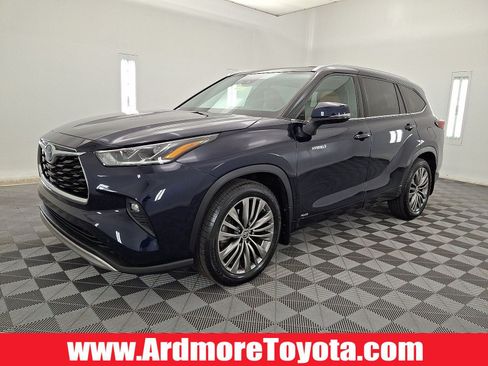 Used 2020 Toyota Highlander Platinum AWD/4WD image 1