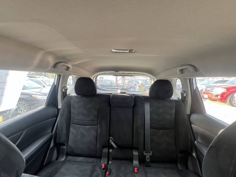 Used 2015 Nissan Rogue S AWD/4WD image 19