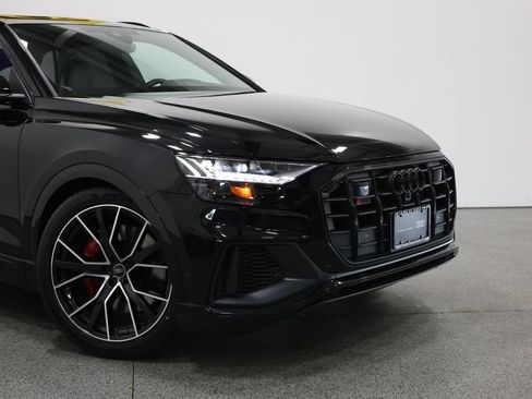 Certified 2023 Audi SQ8 Premium Plus w/ SQ8 Luxury Package AWD/4WD image 3