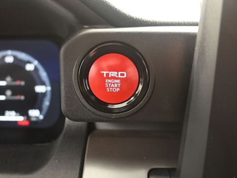 Used 2025 Toyota Tacoma TRD Off-Road AWD/4WD image 25