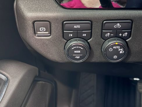 Certified 2022 Chevrolet Silverado 1500 LT image 22