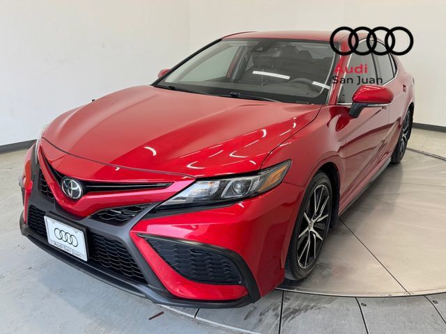 Used 2023 Toyota Camry SE FWD image 3
