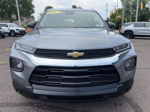 Used 2023 Chevrolet TrailBlazer LS FWD image 2