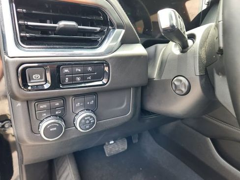 Used 2025 GMC Yukon Denali AWD/4WD image 15