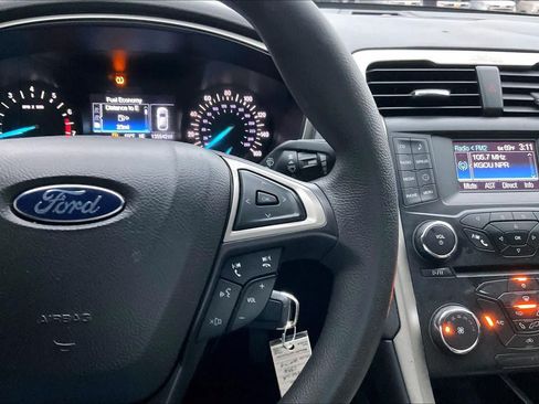 Used 2014 Ford Fusion SE FWD image 24