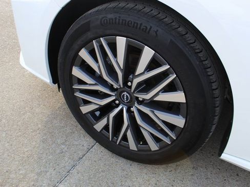 Used 2025 Nissan Altima 2.5 SV image 3